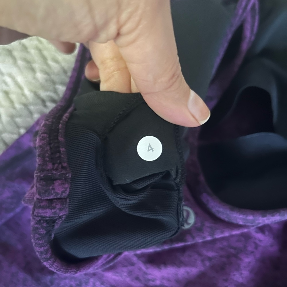 Lululemon - Picture 5 of 5